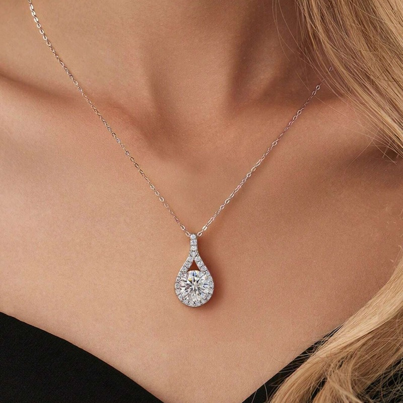 Moissanite S925 Silver Pendant Necklace — Gift Choice