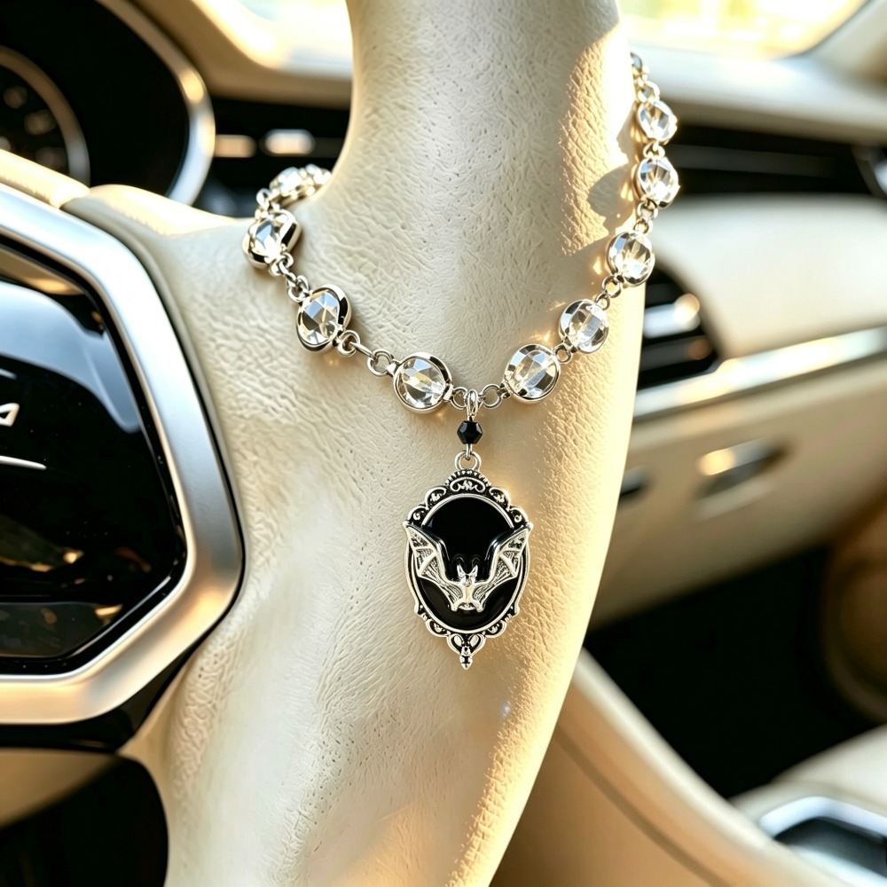 TEMU Retro Gothic Bat Pendant Car Interior Steering Wheel Ornament, Circular Chain With Bat Pendant Rear View Mirror Decoration