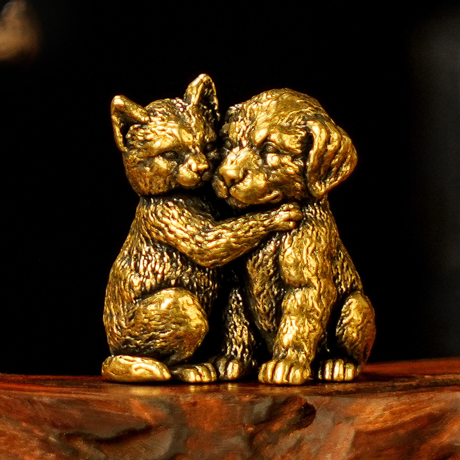 E-shop Retro-Schreibtischdeko aus 100 % massivem Messing – Entzückende Sammelfiguren von Katzen- & Hundefreunden | Handgefertigte Art-déco-Deko für