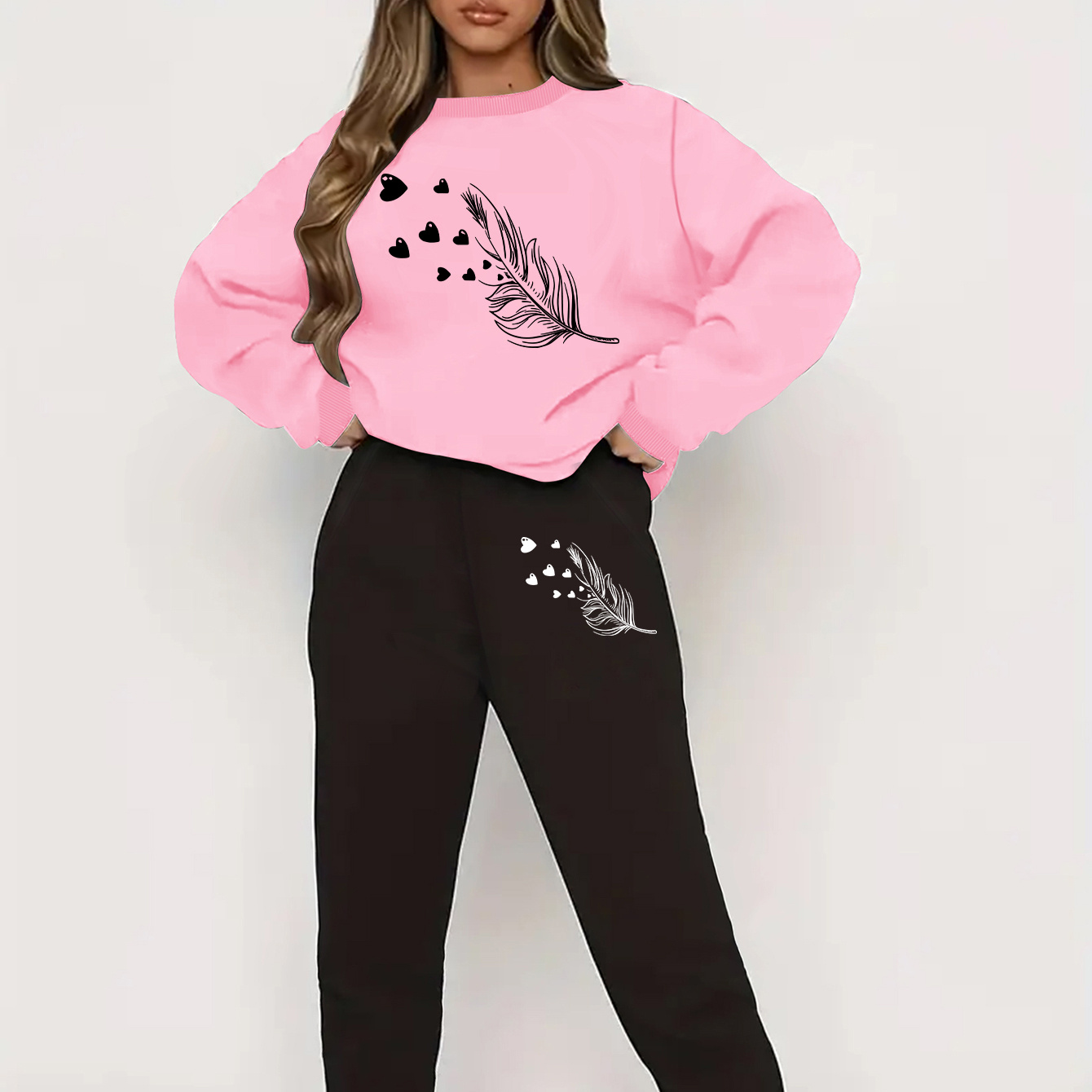 

Cozy Cartoon Feather Print Women's Sweatshirt & Joggers Set - Fleece-lined, Casual Fall/winter Outfit