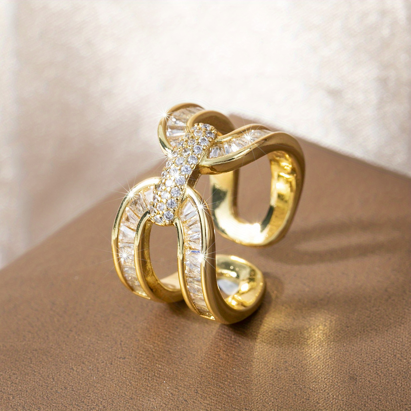 E-shop Luxuriöser, geometrischer, eleganter Ring mit Kreuzöffnung für Damen, Hochzeit, Verlobungsfeier, Schmuckzubehör (ohne Schachtel)