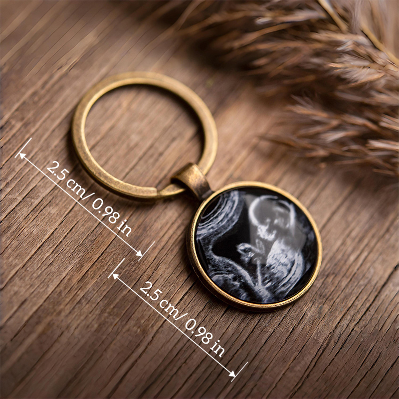 Customized Ultrasound Photo Keychains, Personalized Ultrasound Photo Commemorative Keychains, And Customized Pregnancy Commemorative Pendants Are Unique Gifts For New Parents And Expectant Mothers.