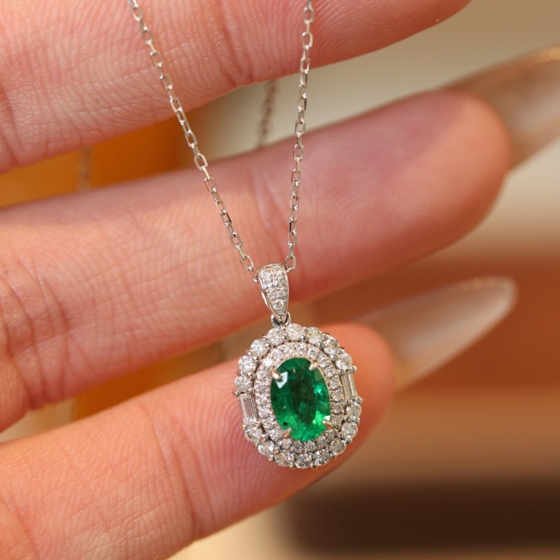 Women's Vintage Inlay Oval Green Zirconia Pendant Necklace