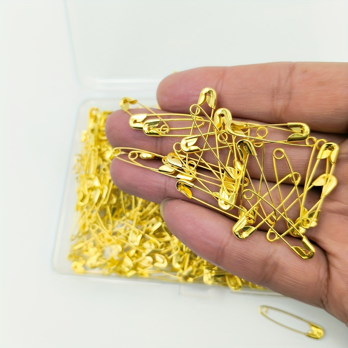 TEMU 250 Elegant Golden Metal Safety Pins - Ideal For School, Office And Home Clothing Decoration | Crafts And Gifts