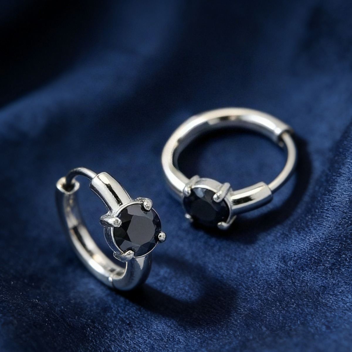 Women's Sparkling Round Cut Black Moissanite Stud Earrings