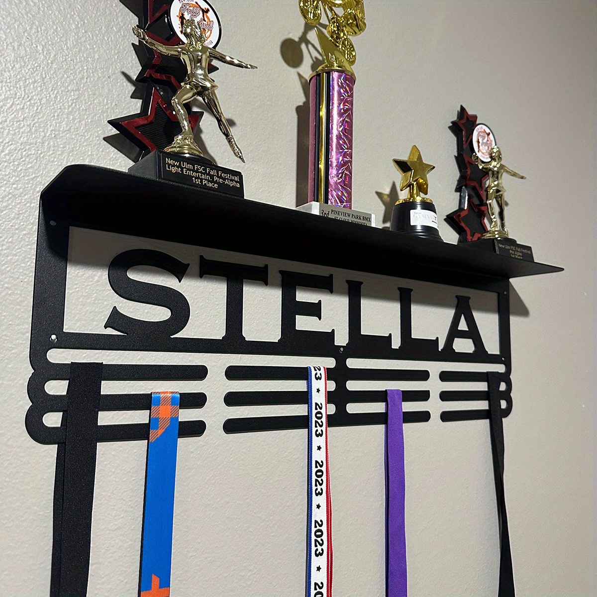 personlig troféhylle medaljehenger veggdekor rustikk metall - Temu Norway, image size:1200x1200