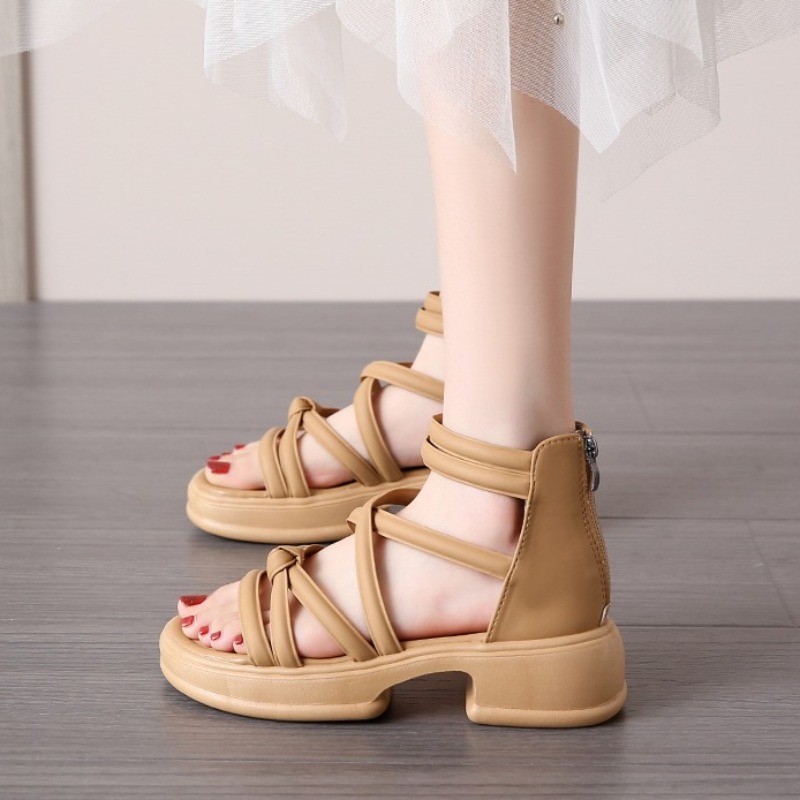 TEMU 【レディース】トレンドの夏用フォームサンダル。なローヒールと、脚を長く見せるクロスストラップデザインが特徴。バック付きで、脚のを際立たせます。
