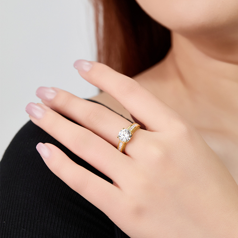 Women's 925 Silver Moissanite Inlaid Ring, Fashionable Stacking Piece