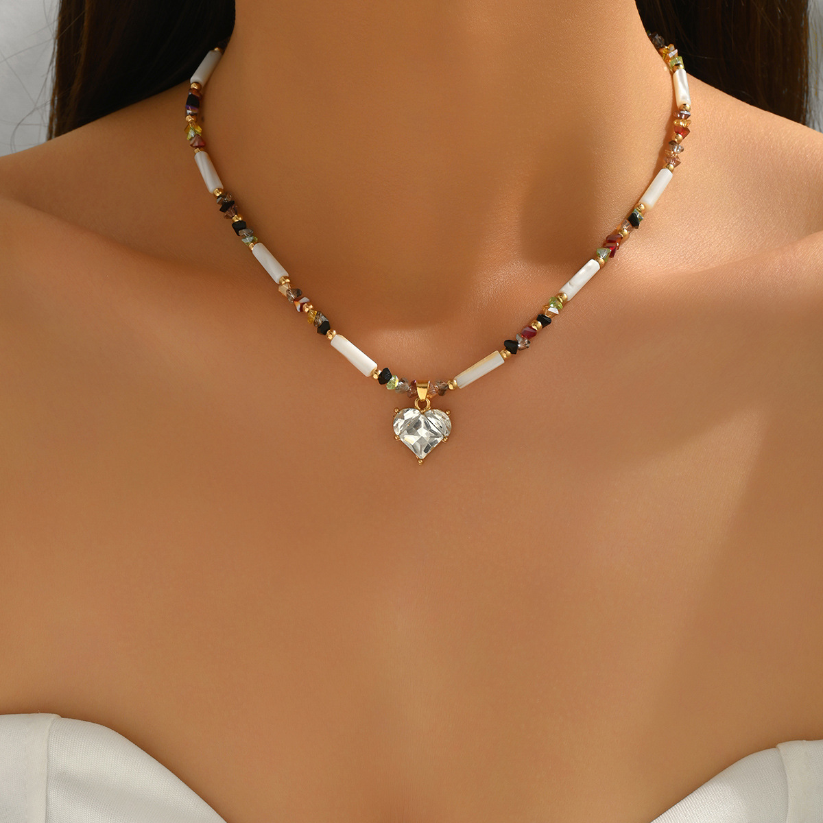 TEMU 1pc New Women's Fashionable Trendy White Shell And Colored Glass Beaded Necklace With Heart-shaped Pendant, Daily Party Holiday Gift
