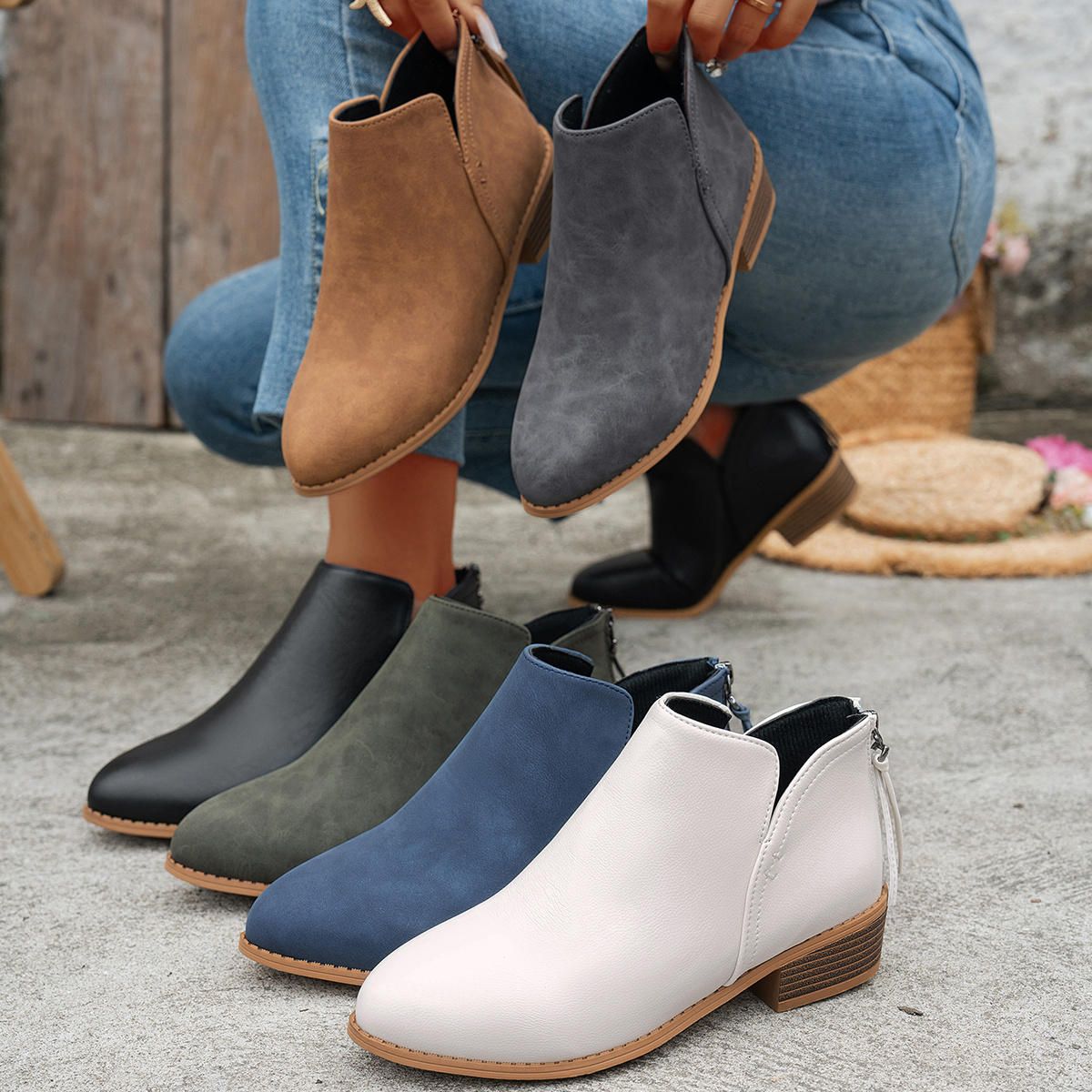 รูปภาพรายการ รองเท้าบูทเชลซีสีขาวคลาสสิกสำหรับผู้หญิง   - รองเท้าบูทข้อสั้นส้นหน้ากว้าง ซิปหลัง, พื้นรองเท้าและด้านบนทำจาก tpr ทรงกลม, หัวแหลม เหมาะสำหรับเทศกาล, การ ทาง, วันหยุด, การสวมใส่ลำลอง - รองเท้าอเนกประสงค์สำหรับผู้หญิง