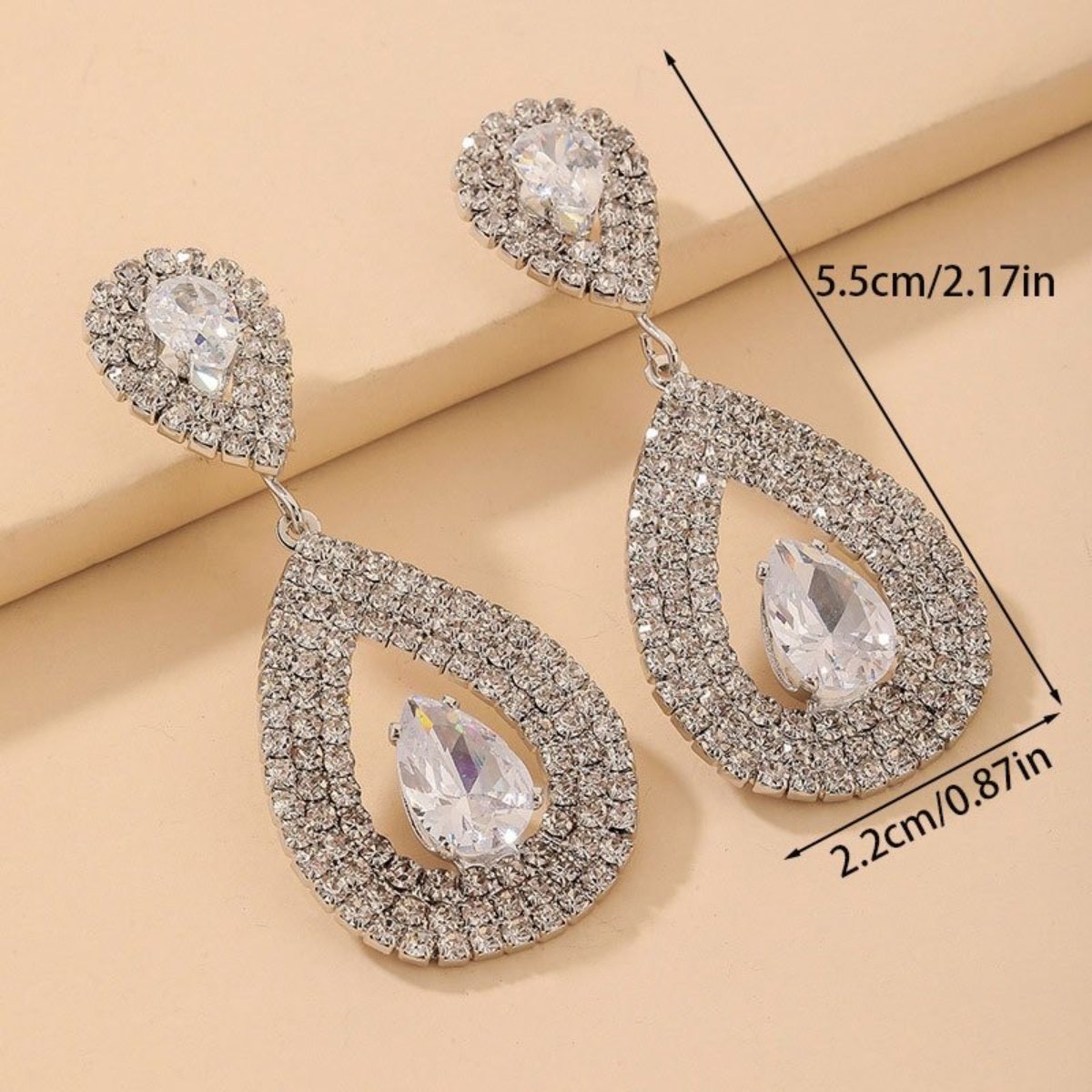 Fashionable Vintage Teardrop Pendant Earrings