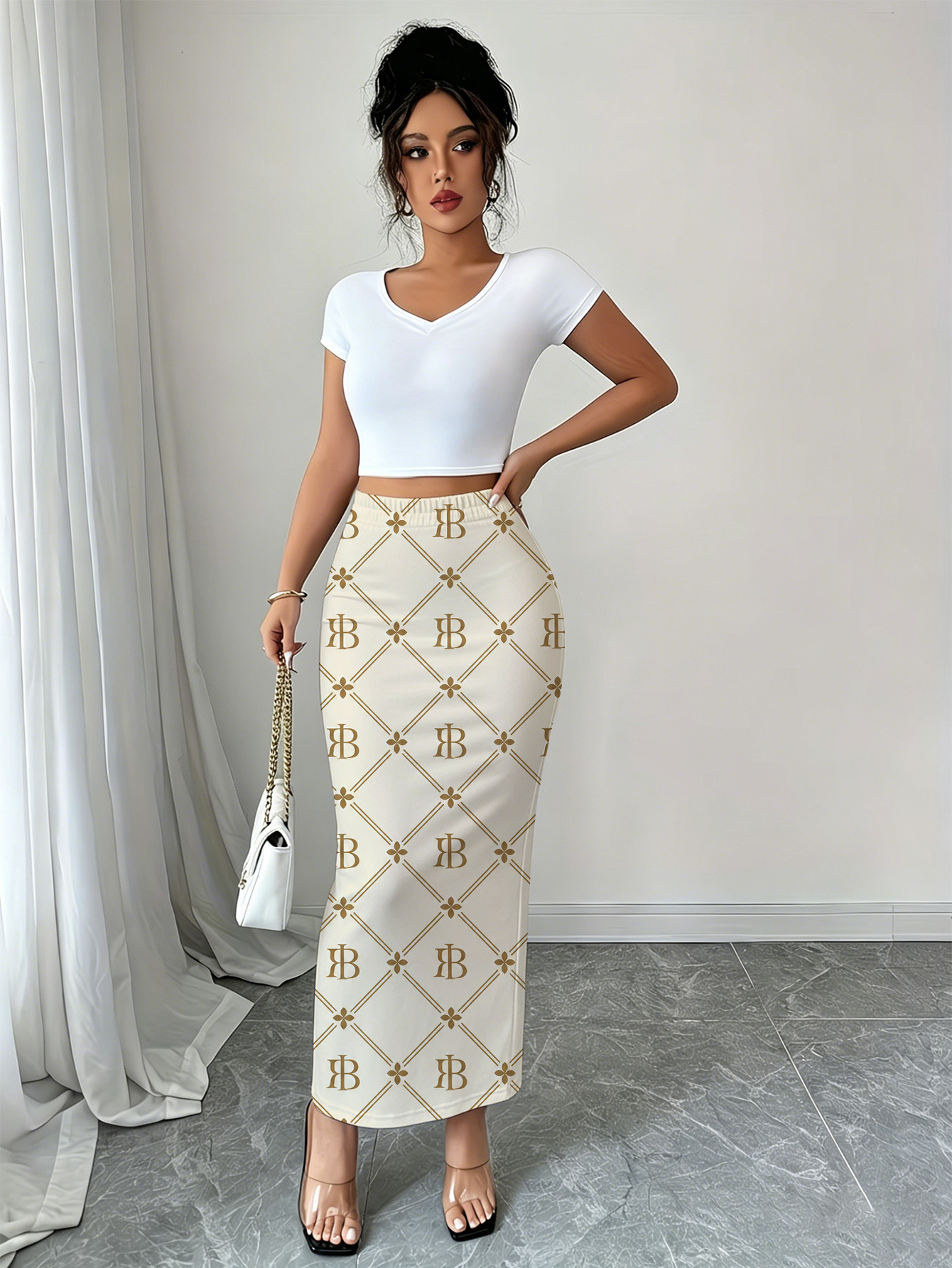 Saia Feminina Vintage de Luxo com Estampa de Monograma, Justa e Aveludada ao Quadril 3
