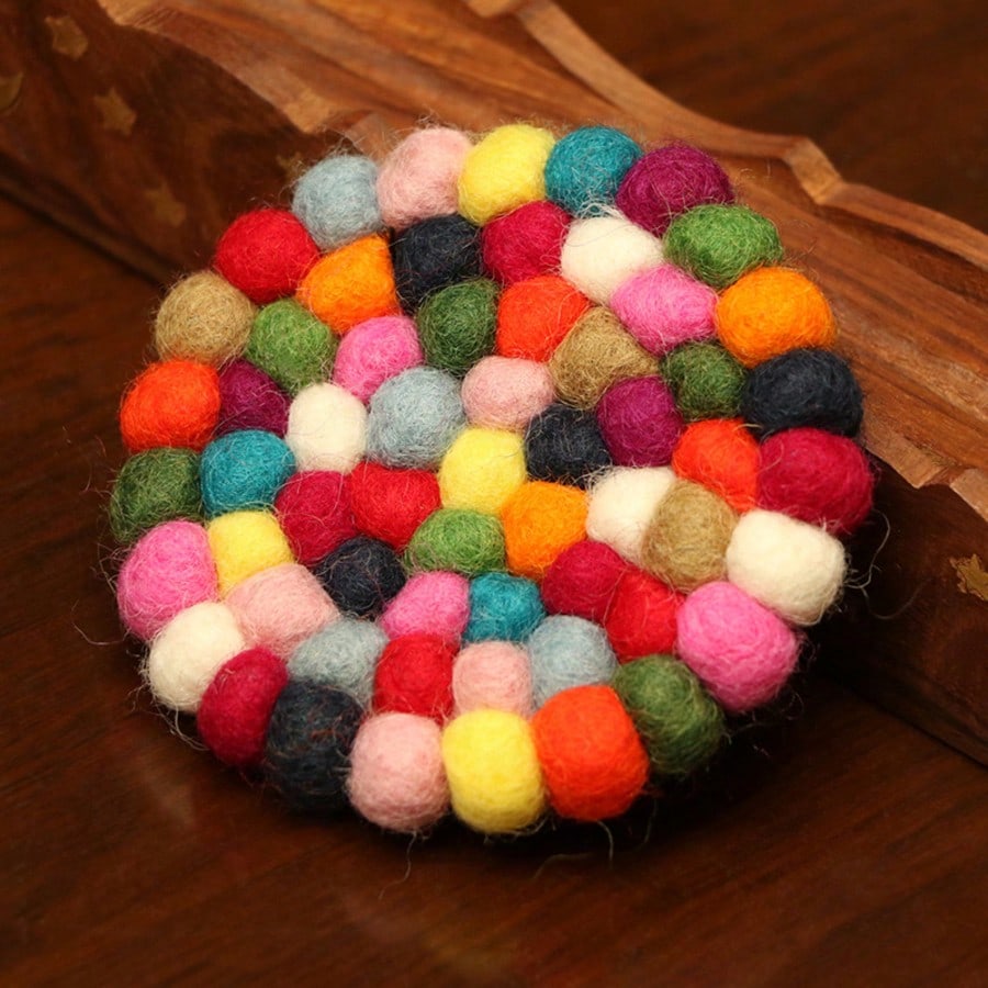 1pc Handmade Wool Felt Colorful Ball - Stunning Coasters: Heat - Insulating And Stylish Table Accessories