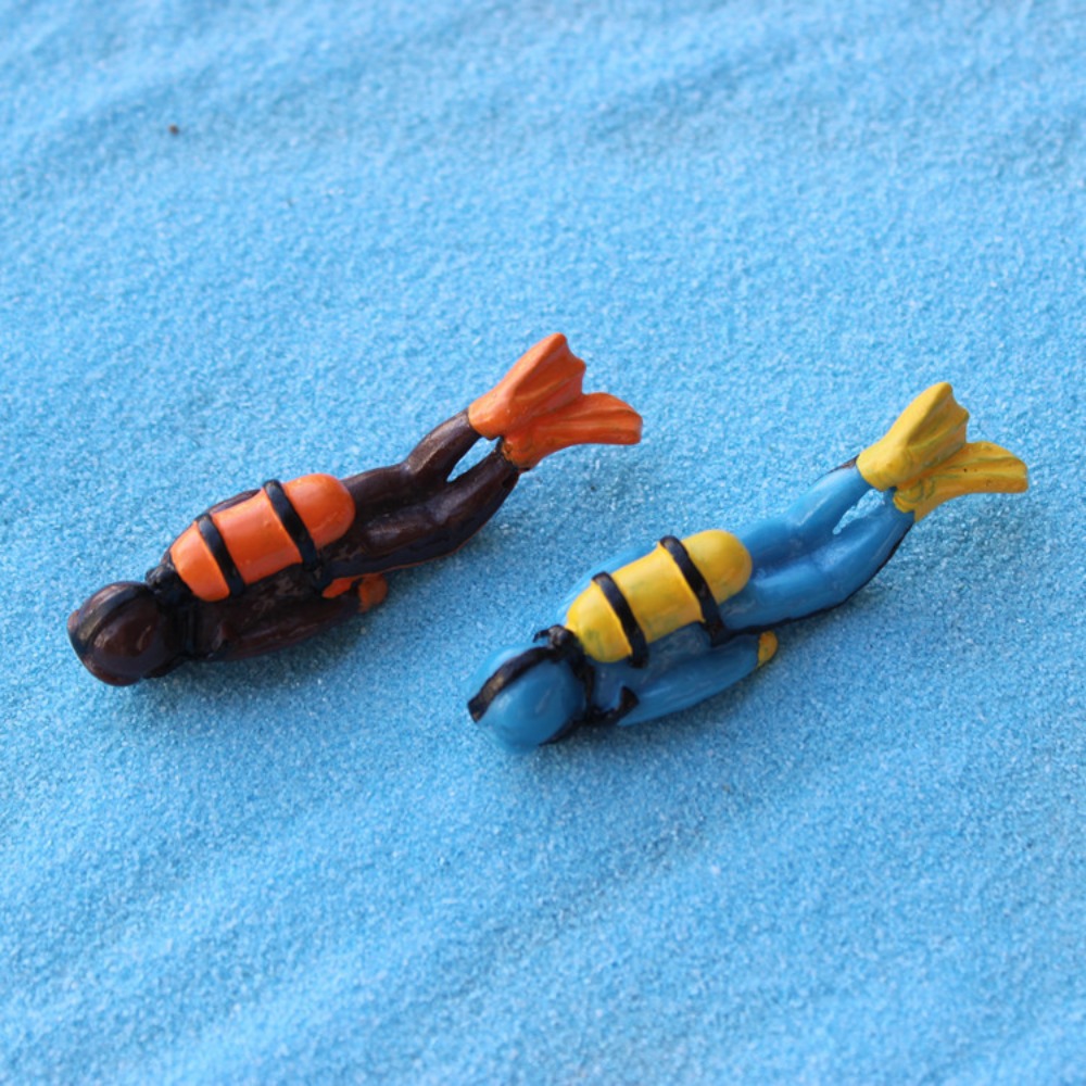 Image of 2pcs Model Resin Aquarium Decor - Realistic Scuba Diver Figure Suitable For Fish Tank Landscaping, Diver Statues For Home Tank Decoration, Resin Diver Ornament For Aquarium Hobbyists