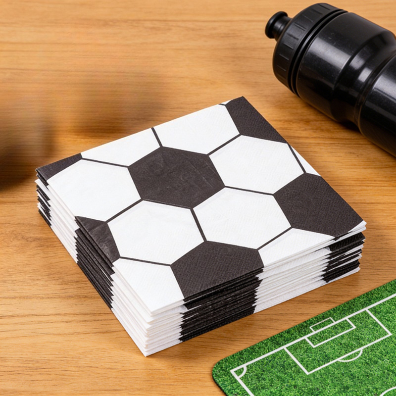E-shop Set mit 20 Servietten aus Papier mit einem -Fußball-Motiv, für Partys mit Sport-Thema. Jede Serviette misst 33x33 cm und ist ideal für