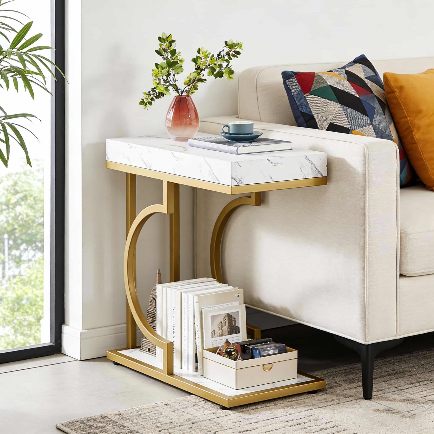 E-shop C-förmiger schmaler Beistelltisch, moderner kleiner Nachttisch, Metallrahmen Sofa-Beistelltisch für Wohnzimmer Couch, Weiß und Golden