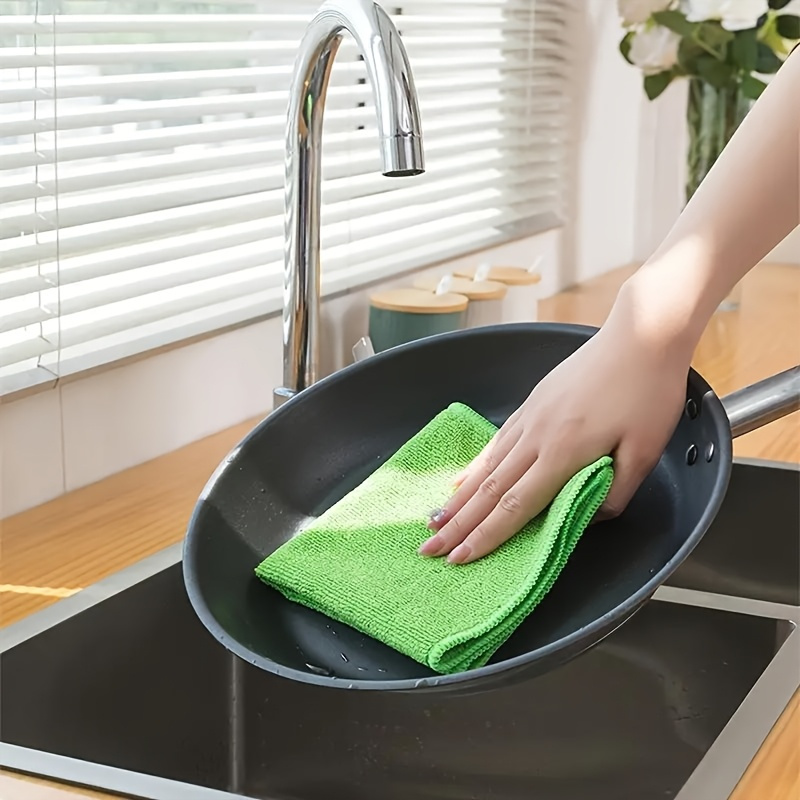 Hot-Selling Value Pack of 20pcs in Random Colors, Multi-Functional Cleaning Cloth, Microfiber Dishcloth, Highly Absorbent Cloth, Suitable for Kitchen, Bathroom, Car, Home, Office And Outdoor Use, Durable, Does Not Shed, Christmas