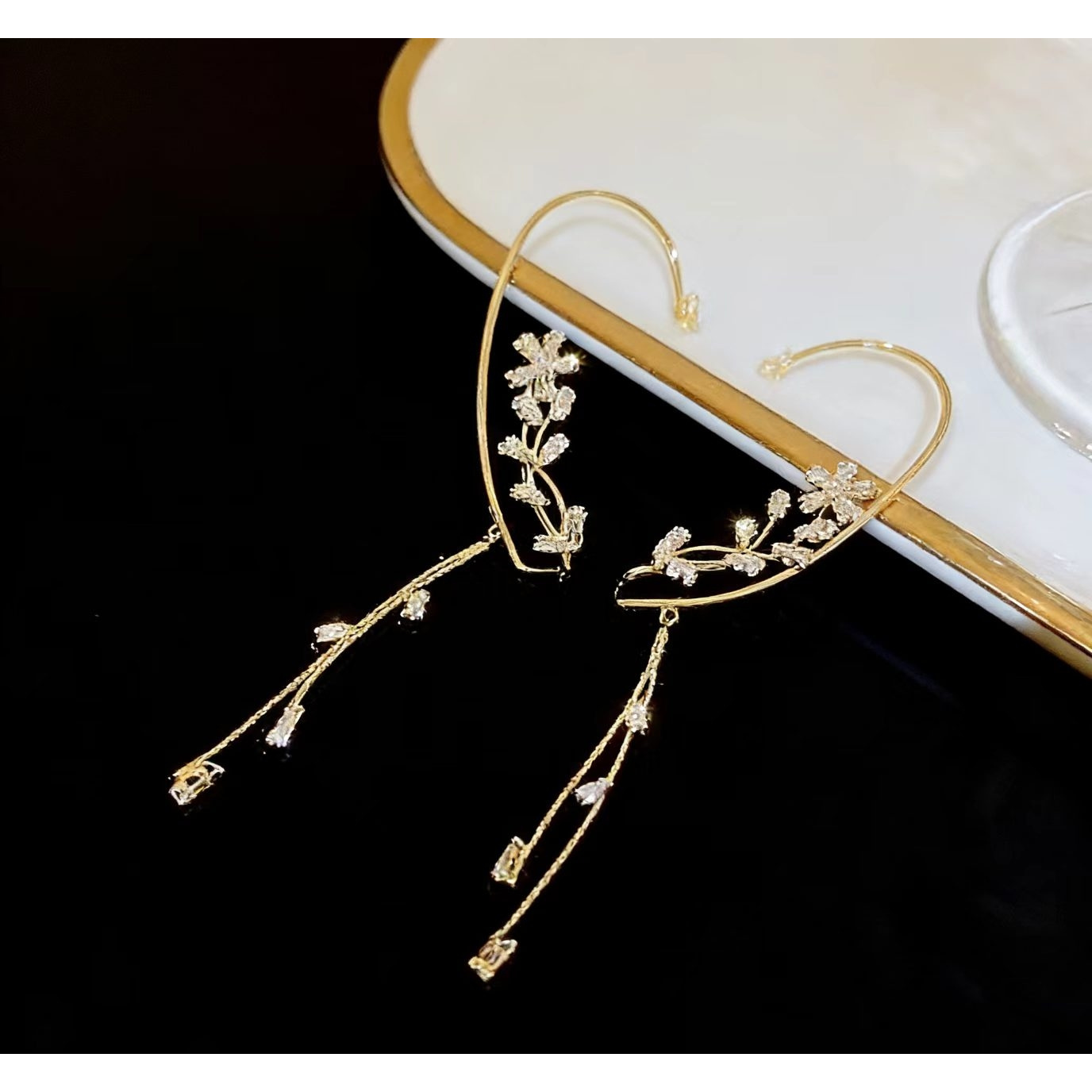 TEMU ピアス穴不要 ロングダングルイヤリング あらゆるシーンに最適 - キラキラ花柄フリンジ レトロスタイル トなレイヤードタッセル パーティー・普段使い・ギフト向け