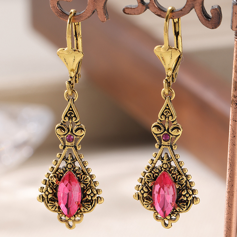 TEMU Vintage Inlaid Pink Cubic Synthetic Zirconia Dangle Women's Earrings Ethnic Golden Color Hand Carving Pattern Daily Wear Party Jewelry