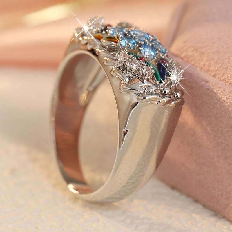 Women's Retro Luxury Hollow Floral Ring with Zirconia Inlay