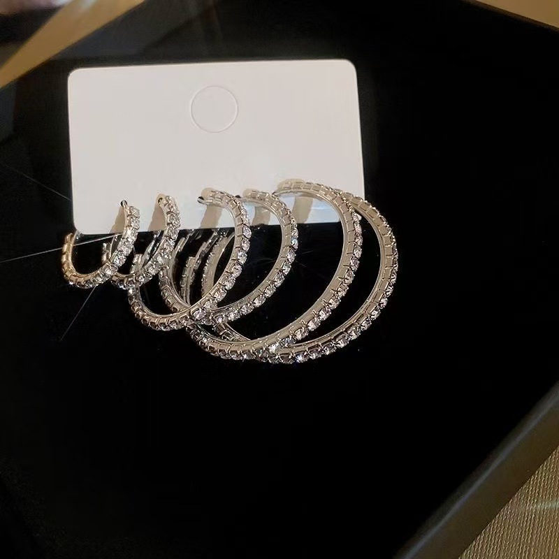 TEMU Juego de 6 aretes de aro pedrería completa , grandes, medianos y pequeños, para mujer, a , versátiles, de , llamativos, accesorios para mujer,