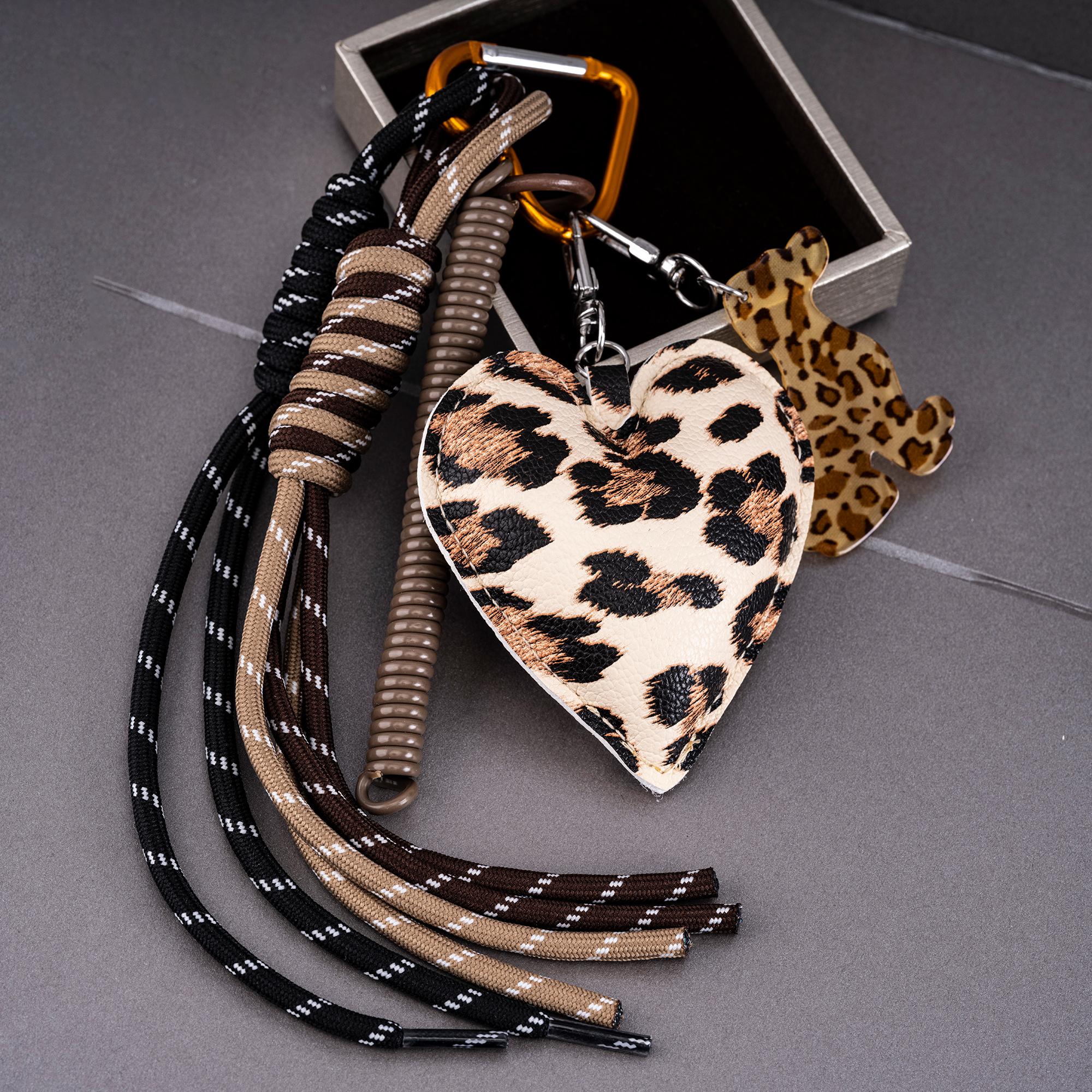 Image of 2d Flat New Luxury Leopard Print Heart Keychain Bag Pendant -woven Beaded Key Chain Mother's Day Valentine's Day High-end Gift Pendant Handmade Bag Pendant
