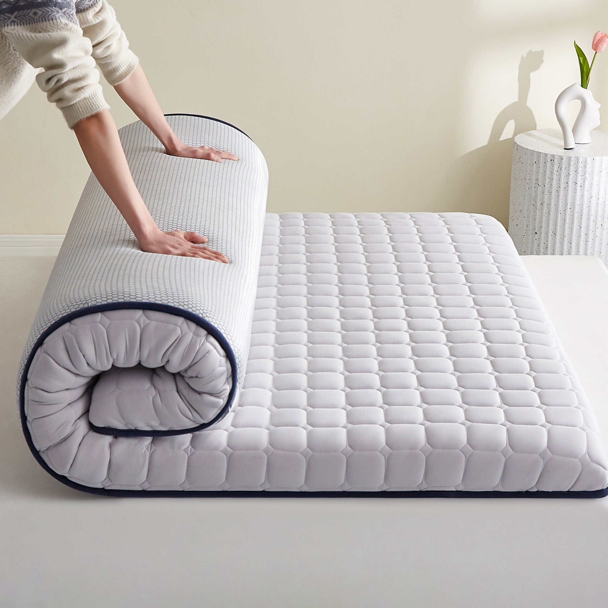 1pc 4cm Memory Foam Mattress Topper - High-Density Support, Slow Rebound Comfort, Soft Quilted Surface, Breathable Mesh Sides, Foldable Portable Bed Pad, Durable All-Season Bedding for Bedroom, Dorm, Guest Room & Travel