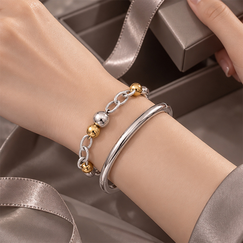 Delicate 3pcs Bangle Set with Heart & Sparkle Decor