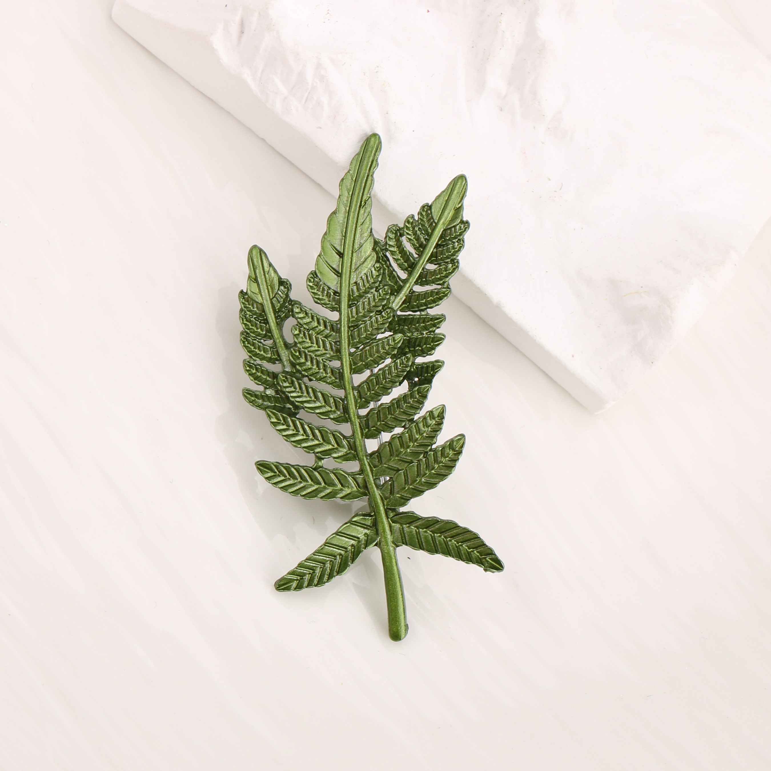 Brooch Lacquer Pin Fashion Jewelry Plant Flower Corsage Badge
