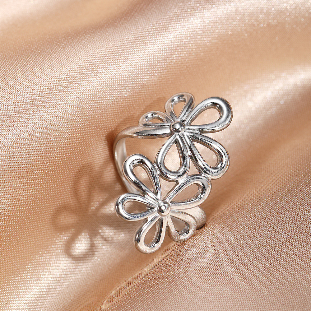 TEMU Bague bohème en acier inoxydable avec fleur , fabriquée à partir de matériaux résistants à la décoloration, un accessoire élégant pour femmes,