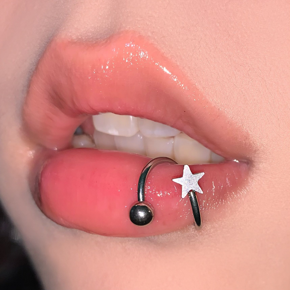 Perforaciones Piercing Labio Labret Vertical Vertical Labret Horizontal Lip Piercing  Horizontal Upper Inside, image size:1000x1000