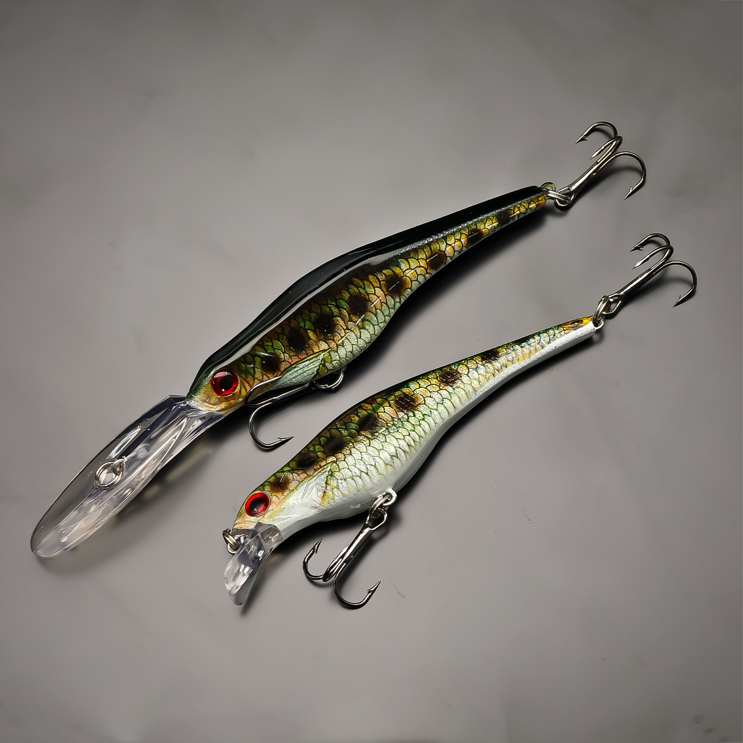 E-shop ANFS 2er Set Lebendige Sinking Minnow Angelköder - Mit Verschiedenen Bunten Prints Und Zwei Lebensechten Designs, Ideal zum Fangen Großer Fische