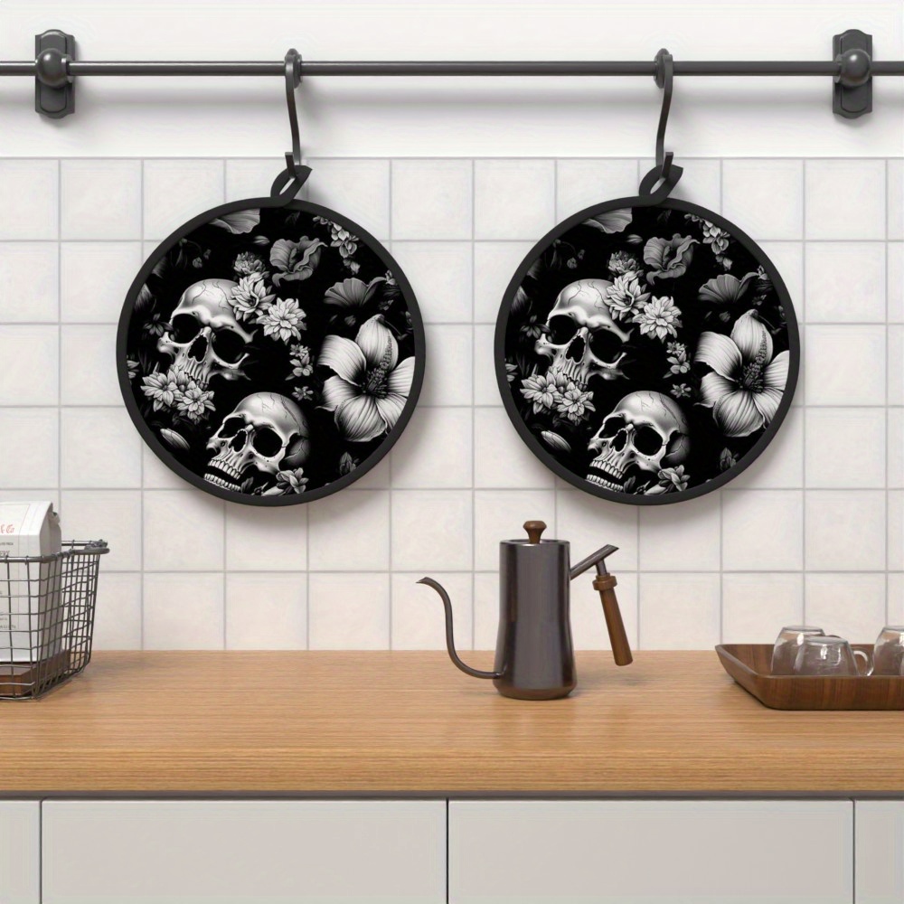 E-shop 2 Stück 8x8 Zoll Runde Topflappen - Halloween Totenkopf Blumenmuster Doppelseitig Bedruckte Hitzebeständige Polyester-Matten für Heiße Gerichte,