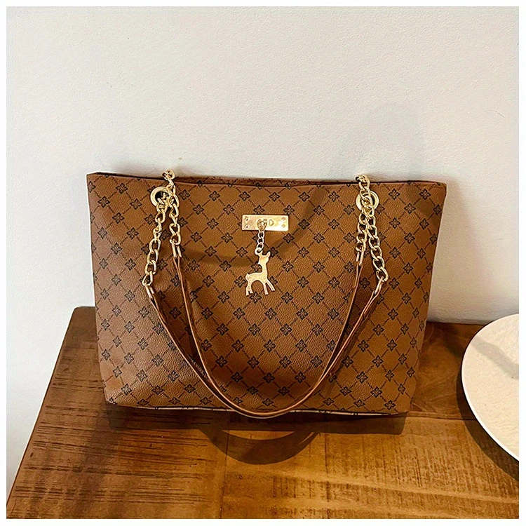 large capacity womens bag commuter retro stylish handbag shoulder bag niche tote bag details 15