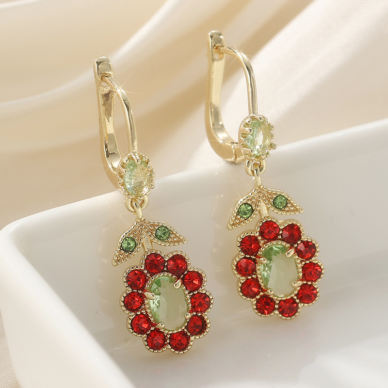 Women's Retro Two-Color Flower Pattern Pendant Earrings Set