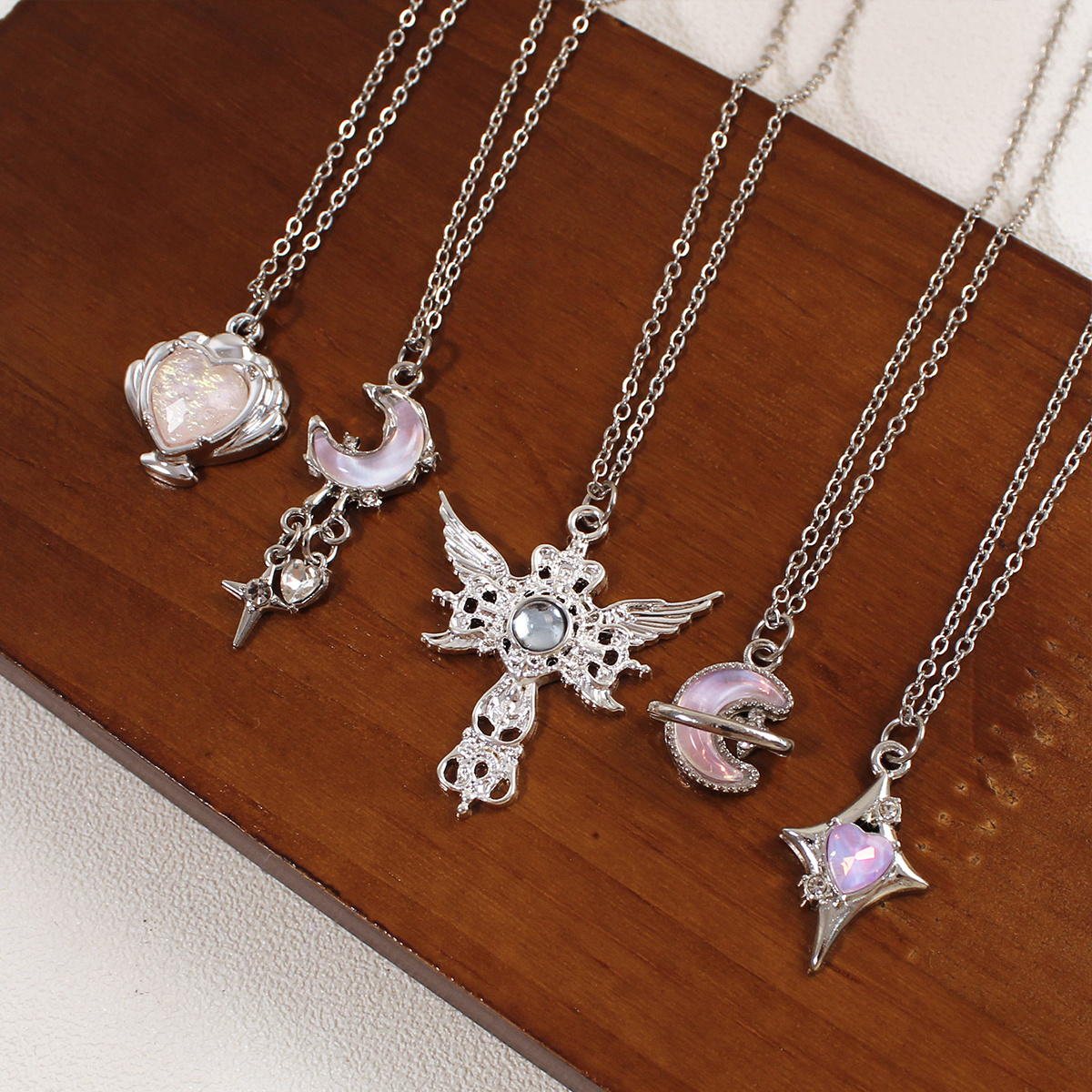 TEMU 5pcs Light Luxury Y2k Style Inlaid Pentagram Moon Heart Pendant Necklace Set, Fashionable And Versatile Accessory, Suitable For Daily Commuting