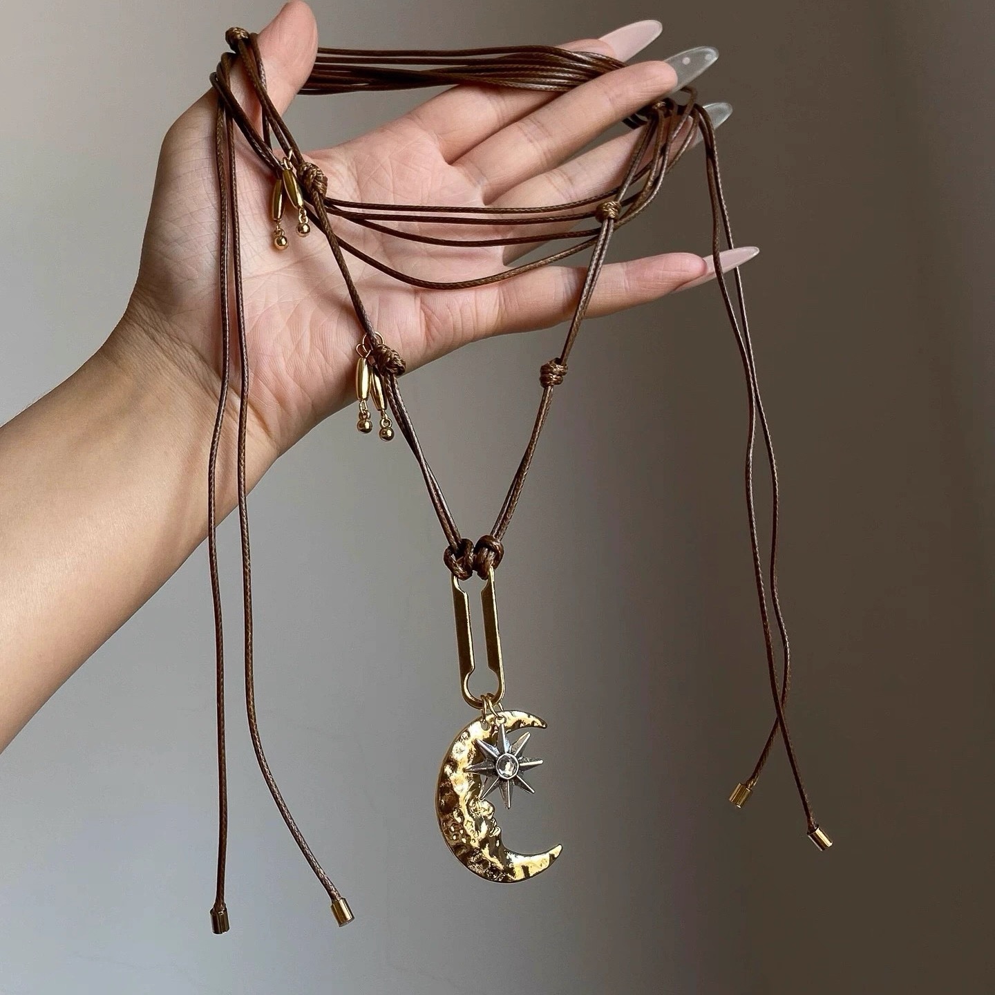 Image of Vintage And Cord Necklace Accessory For Women, Adjustable And Versatile Autumn/winter Sweater Chain