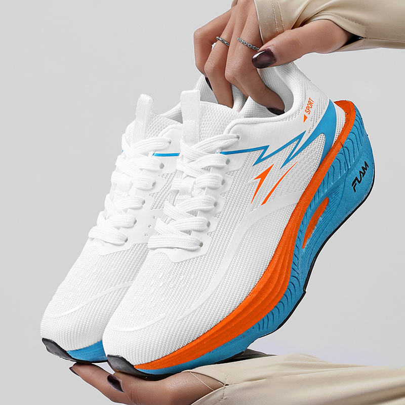 item picture fashionable lightweight breathable casual athletic shoes unisex road running shoes suitable for outdoor commuting and athletic wear women shoes sneakers