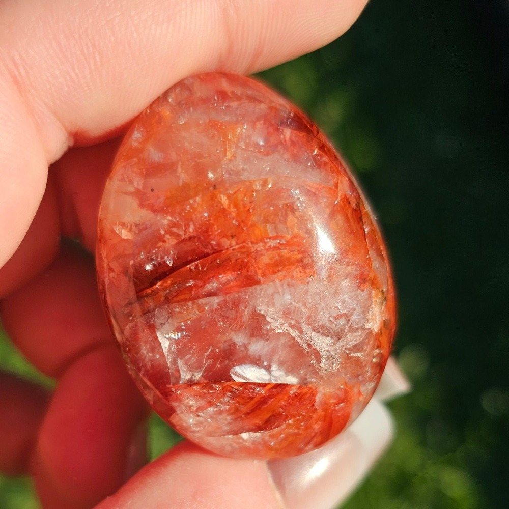 TEMU Fire Quartz Palm Stone, Vibrant Hematoid Quartz Palm Stone Crystal Crafts For Decor, , Holiday Gifts, Statue Decorations