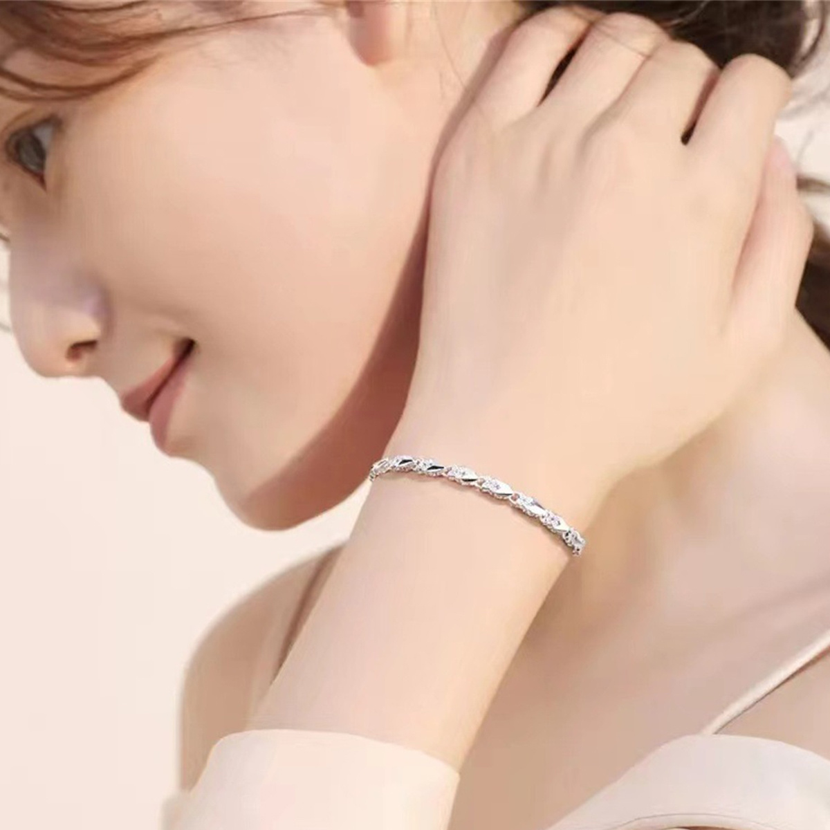 clover bracelet silver sold on Temu United States