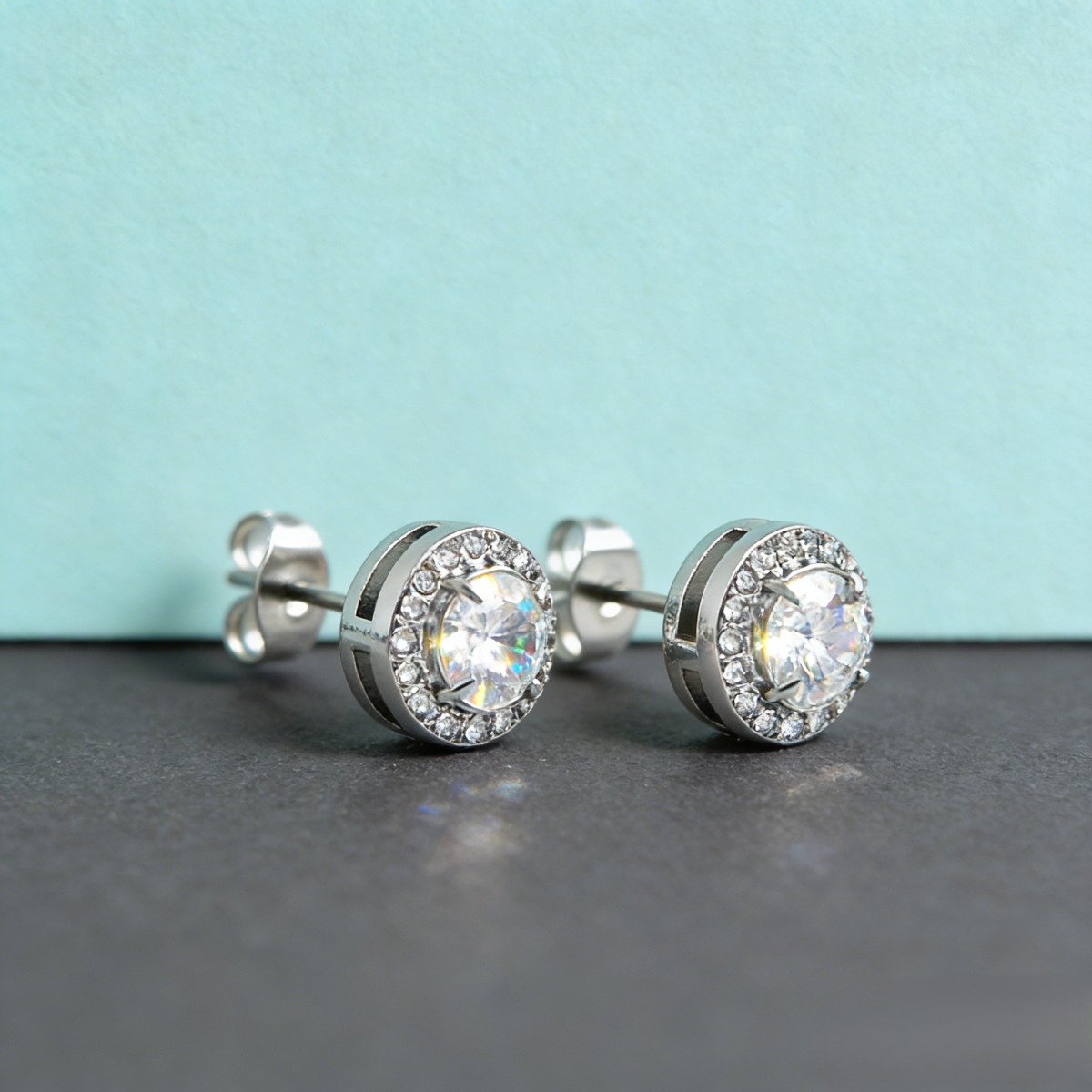 Women's Luxurious Synthetic Moissanite Stud Earrings