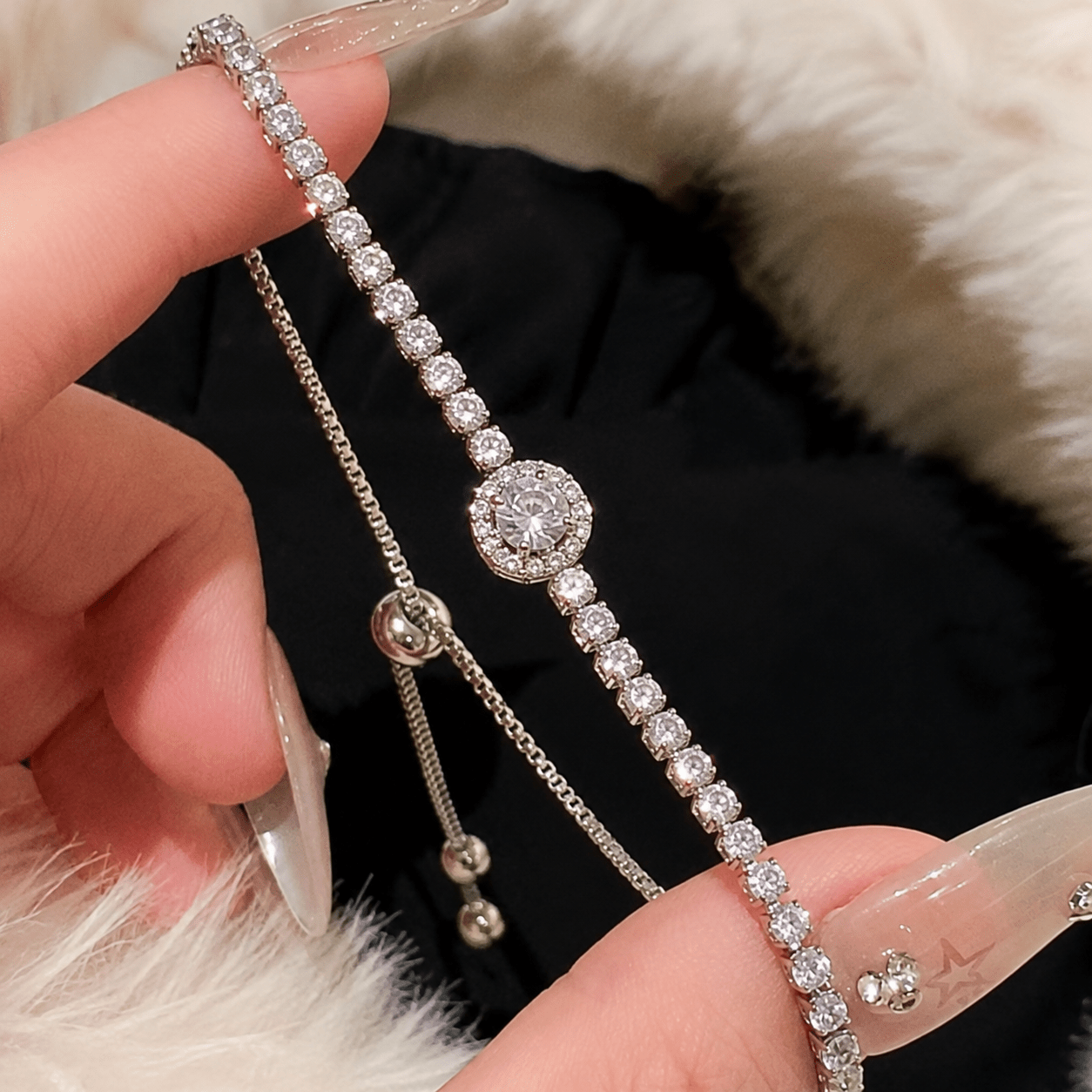 TEMU Bracelet pour femme avec breloque carrée argentée et strass, design élégant de chaîne de , bracelet manchette ouvert réglable, accessoire de