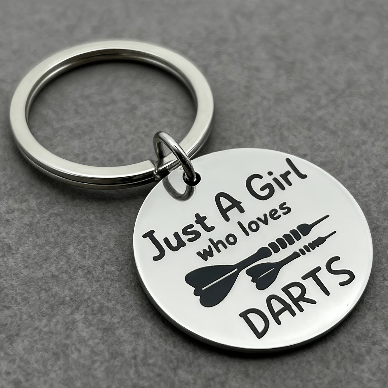 TEMU Stainless Steel Round Keychain For Darts Lovers " Who Darts" Lettering Pendant, Personalized Sports Style Keychain, Niche Trendy Play Additions,