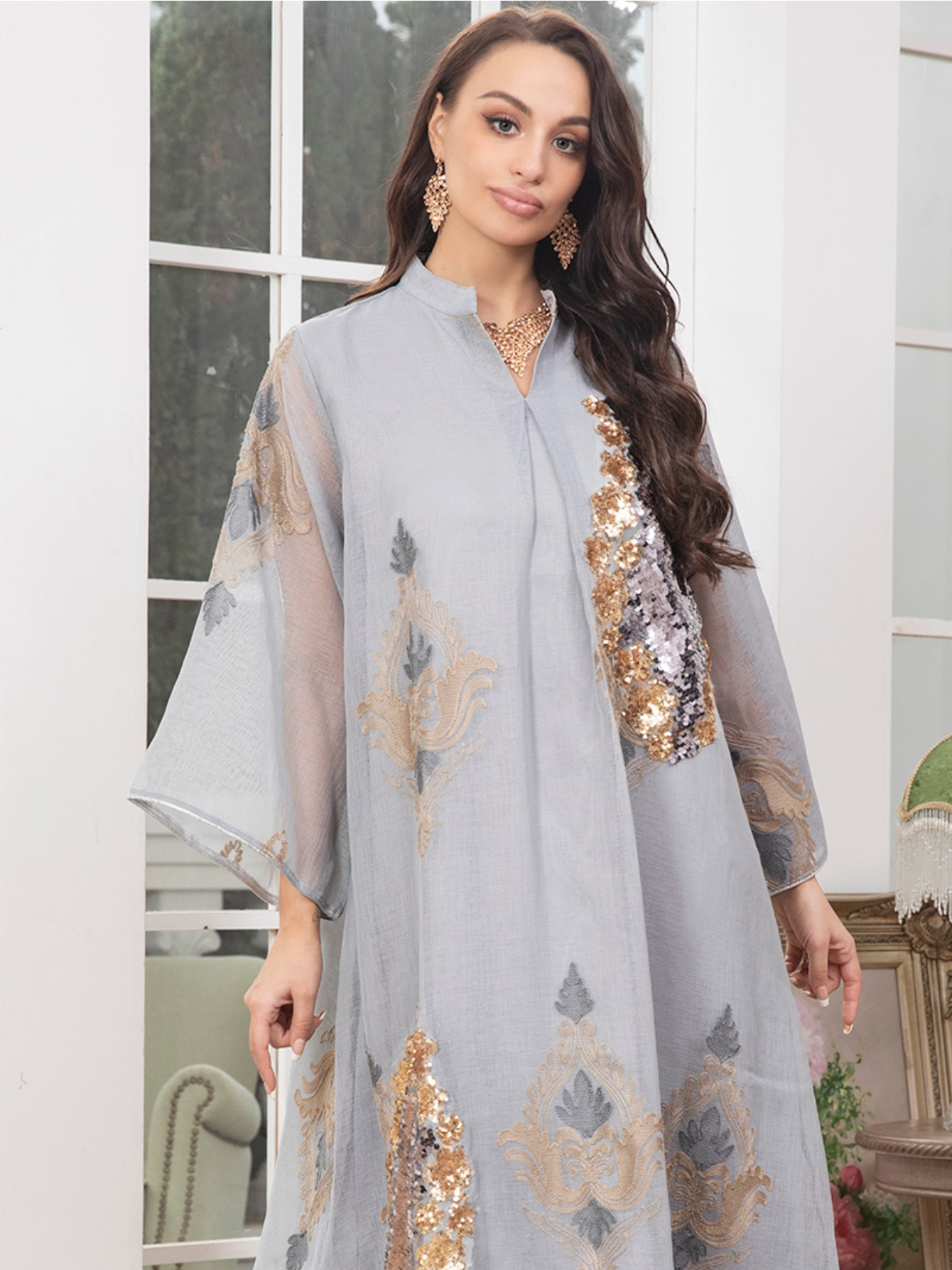 قفطان رمادي كم عادي طباعة الخرز بلون صلب