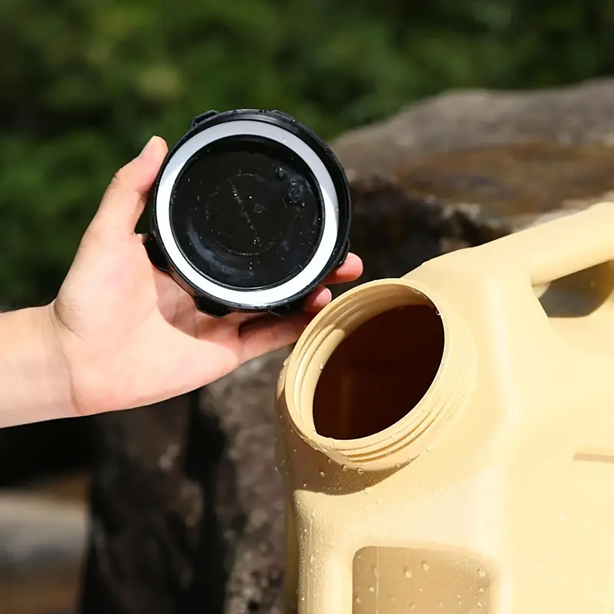 Durable Lightweight Water Storage Tank with Faucet - Perfect for Camping, Hiking, Rafting & Outdoor Adventures