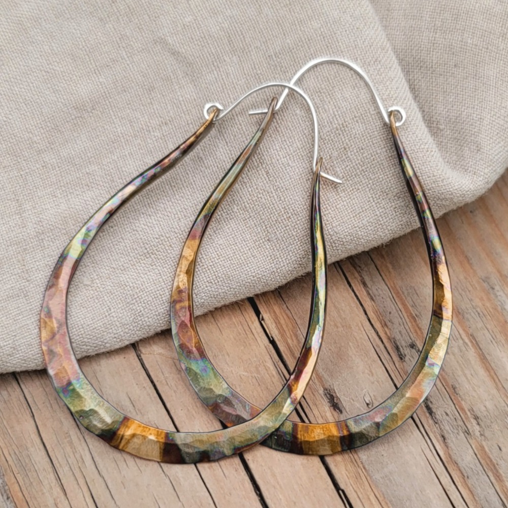 TEMU A Pair Of Women's Bohemian Vintage 1920 Earrings - Hollowed-out Geometric Teardrop Flame Pendants, Suitable For Daily Wear, Parties, Festivals,