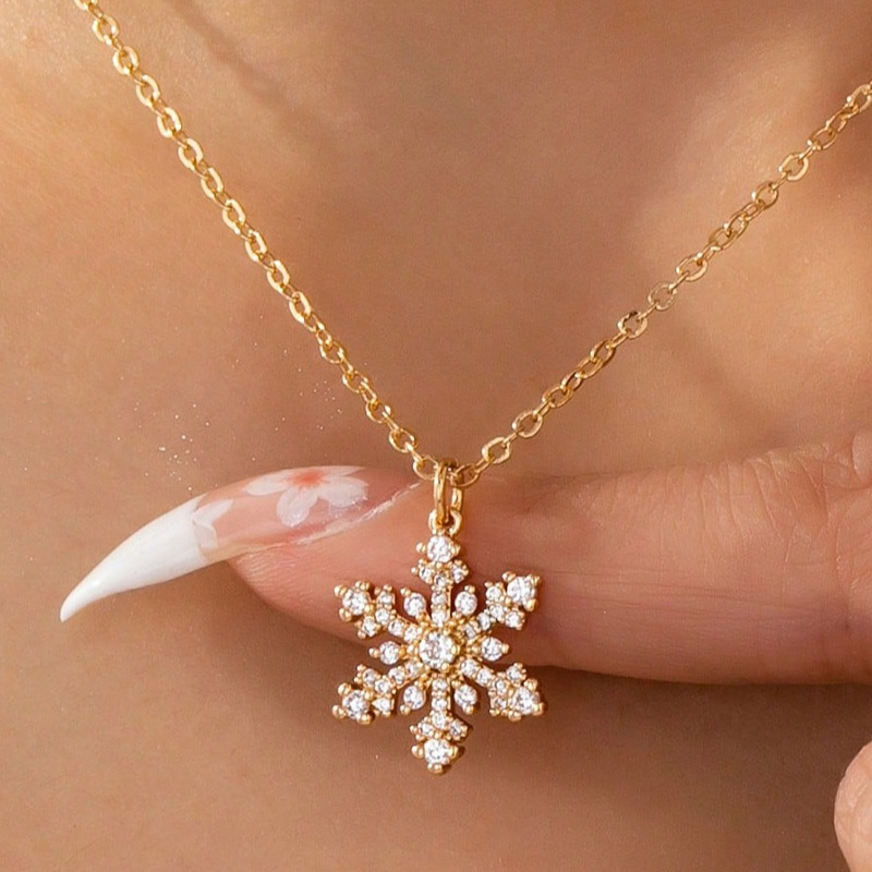 TEMU Collier avec pendentif élégant de neige CZ pour femmes, ton doré, pendentif rond CZ entièrement pavé, bijoux de Noël d'hiver pour fêtes