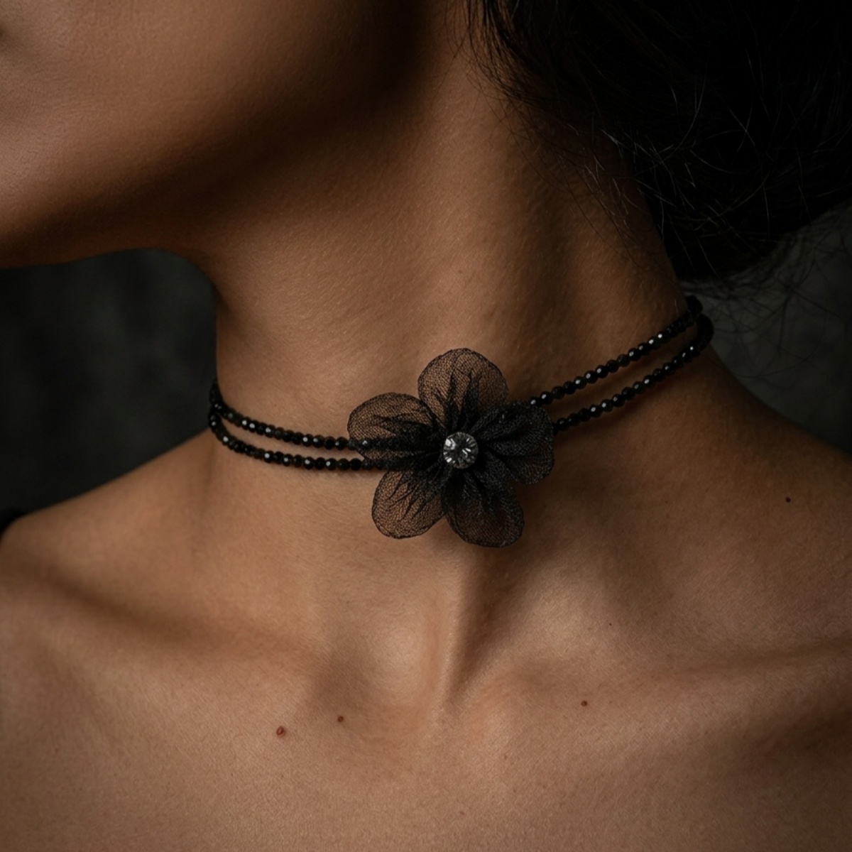 TEMU 1pc Collier Femme Gothique Tendance en Tissu avec Fleur en Strass, Double Couche, Cristal Artificiel et Perles, Choker, Idéal pour , Réunions,