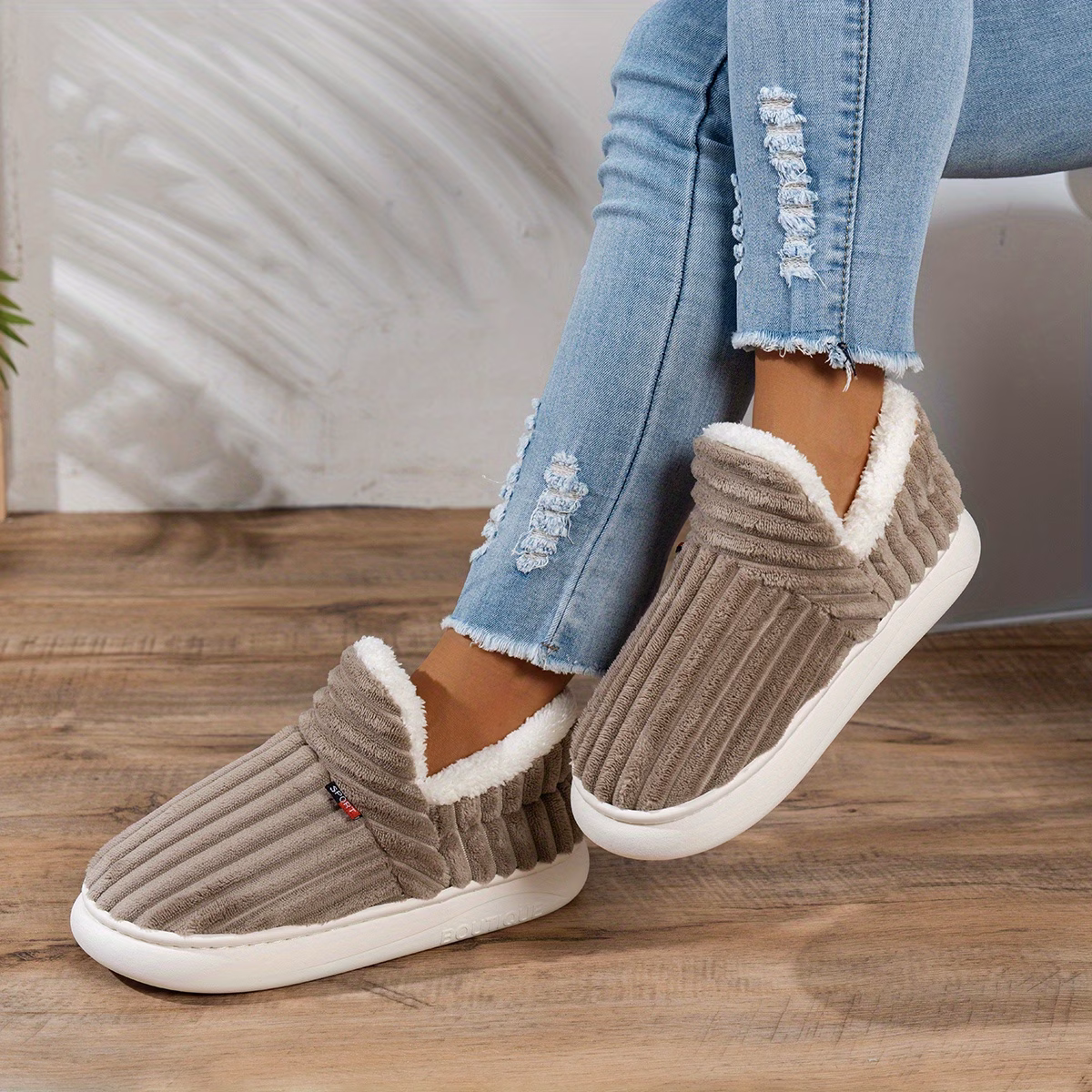 chaussures dintérieur dhiver pour femmes à semelle épaisse et doublure en peluche, style nouveau transfrontalier, chaussons pour hommes avec talon, chaussures pour femmes Détails du produit 8