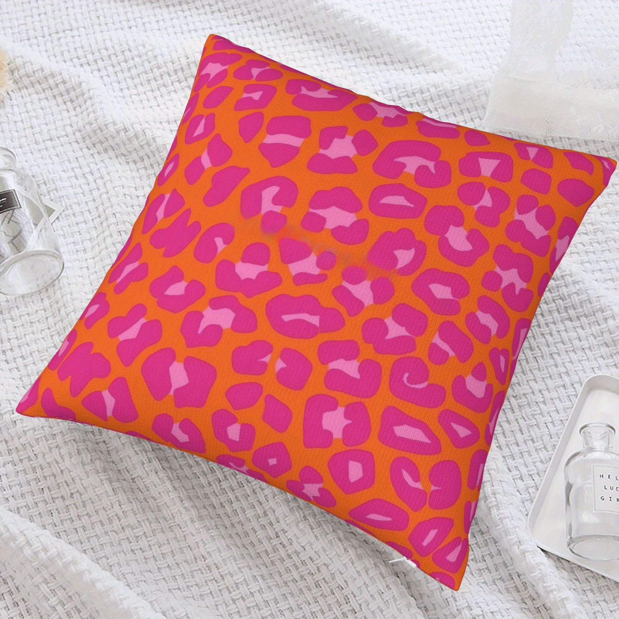 E-shop 2D Flat - ein orangefarbener und pinkfarbener Kissenbezug mit Leopardenmuster - mit doppelseitigem Reißverschlussdesign, lichtbeständiger